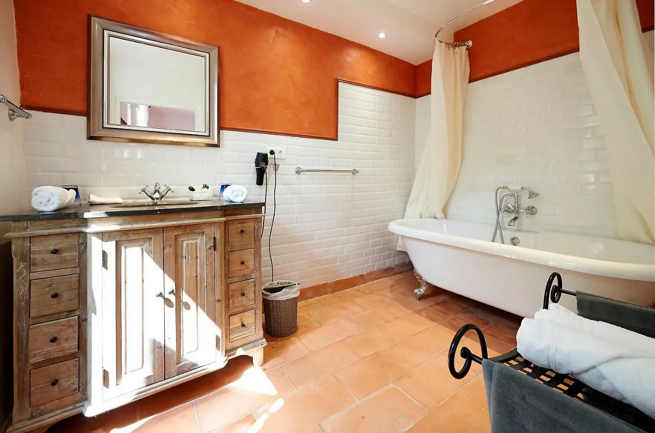 Bed & Breakfast La Grande Maison De Nans