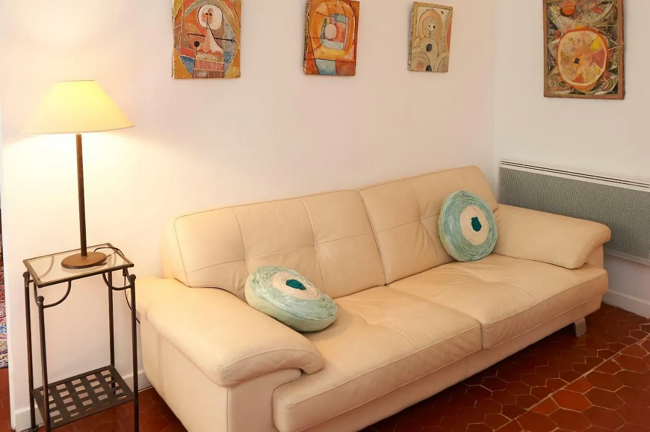 La Grande Maison De Nans 0*, Nans-les-Pins